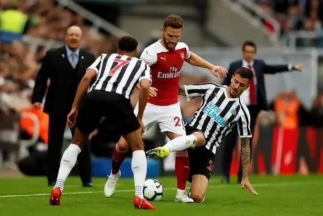 大巴黎锋线迎集体爆发 1隐患或致红军客场难胜