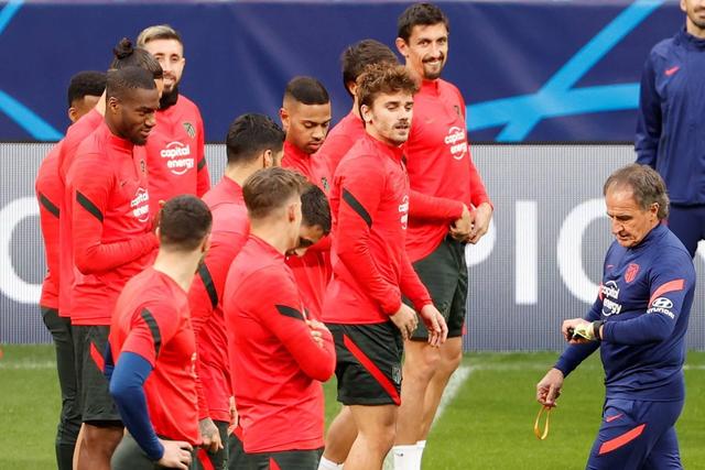 英超位居榜首天数榜：曼联2363天最多